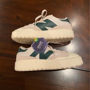 NWT New balance CT302 white with nightwatch green